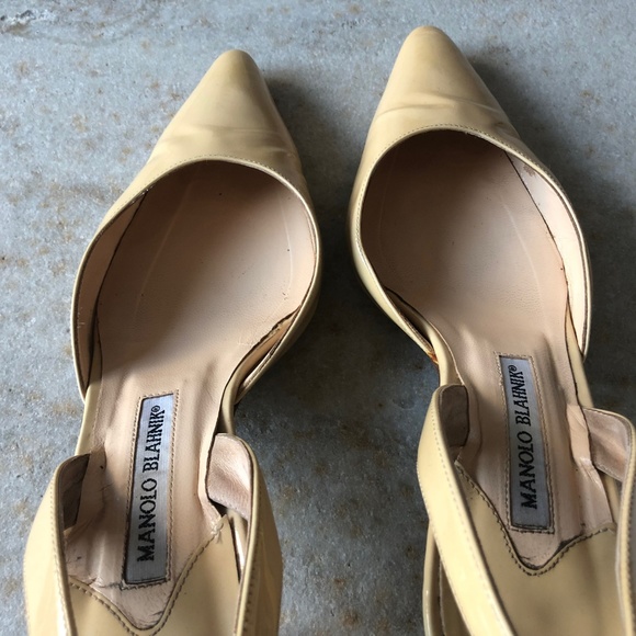 Manolo Blahnik Carolyne Patent Kitten Heels - Picture 8 of 8